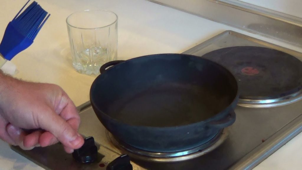 Чугунная сковорода отмыть пригоревшее
