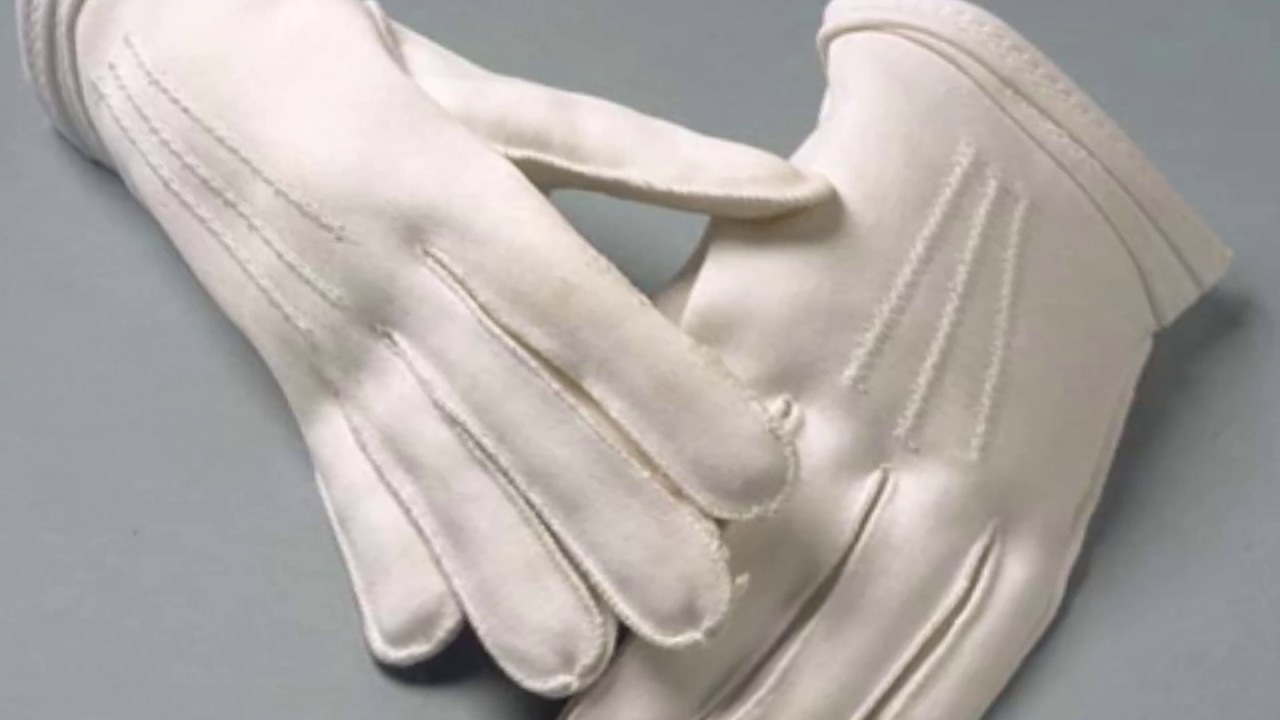 Как почистить кожаные перчатки в домашних. Белые кожаные перчатки. Белые перчатки из кожи. Белые лайковые перчатки. Бесшовные кожаные перчатки.