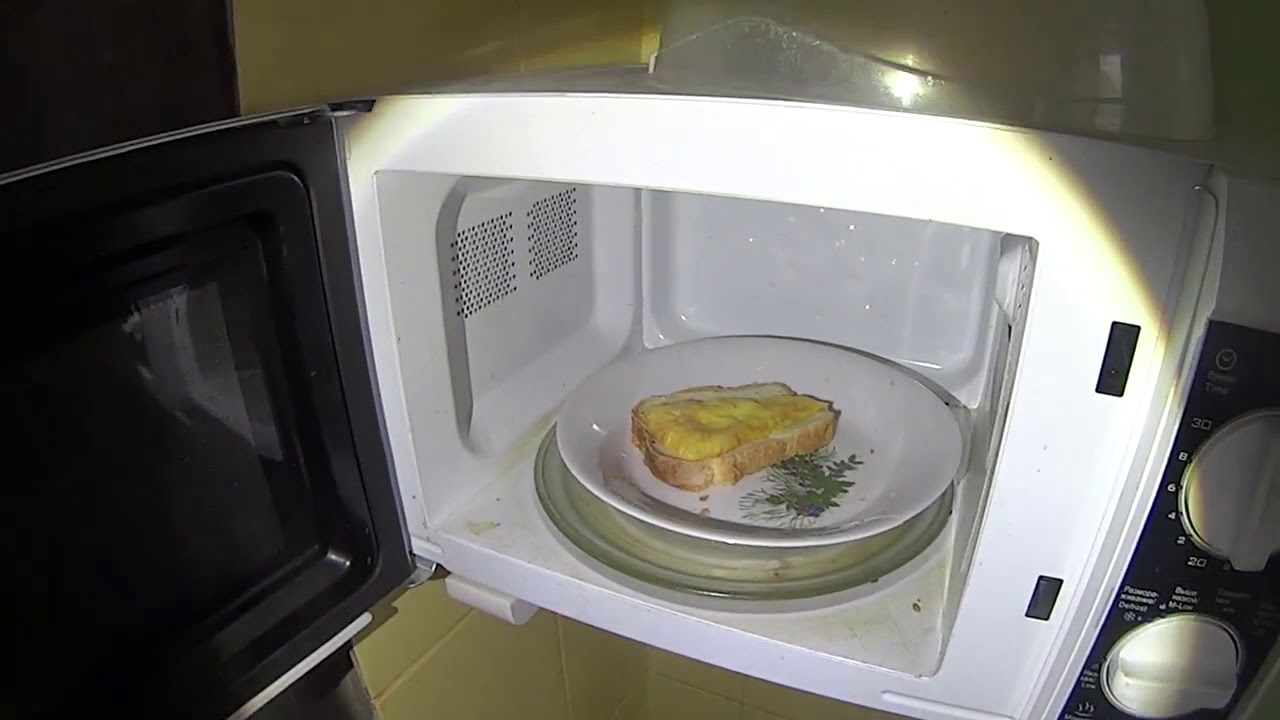 Можно ли ставить тарелки в микроволновку
