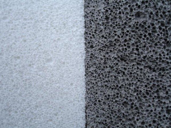 Структура – пористый бетон легкий, но прочный (см. фото)